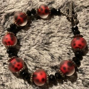 Red & Black Spotted Artglass Bracelet w/ Jet Glass